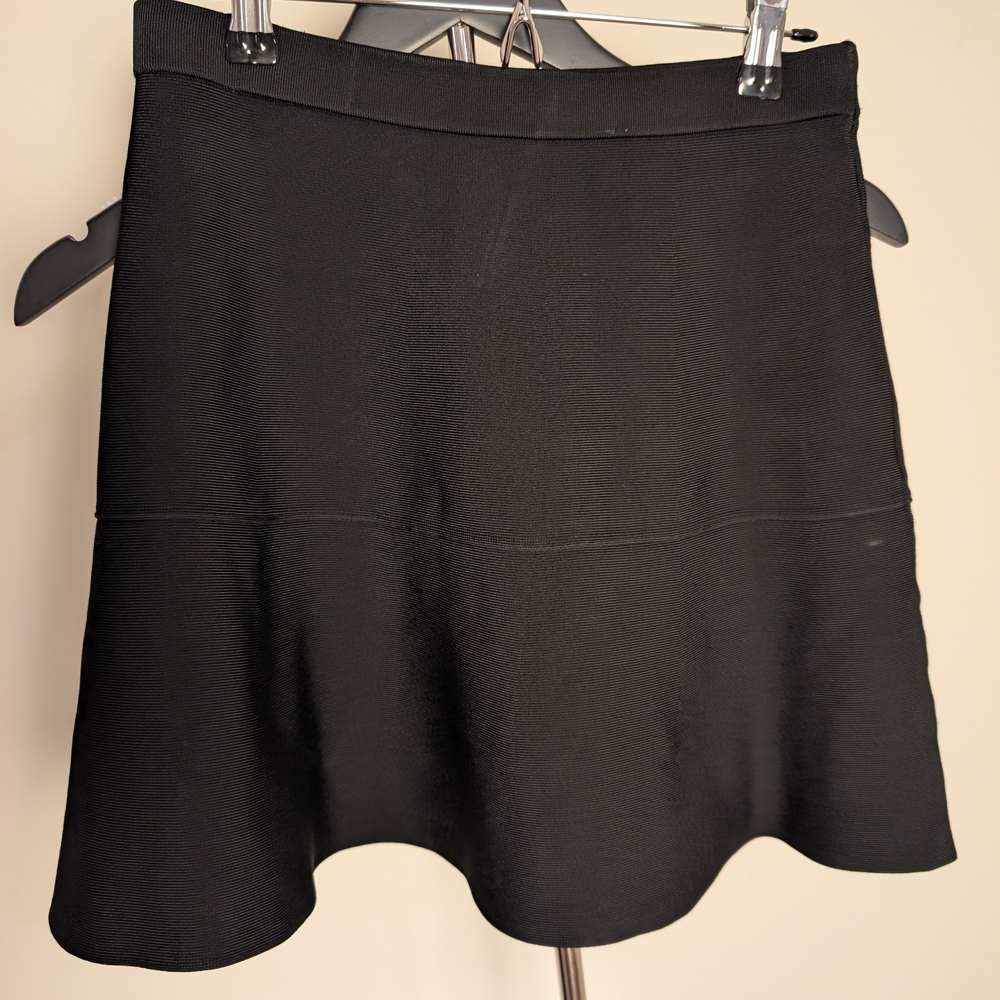 Zara knit Black Mini Skirt Size S, Elastic. Flared